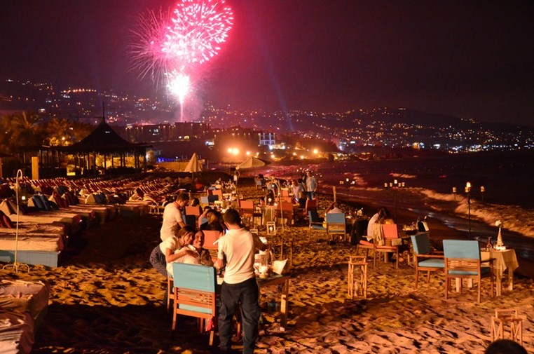 Romantic Beach Dinner at Edde Sands